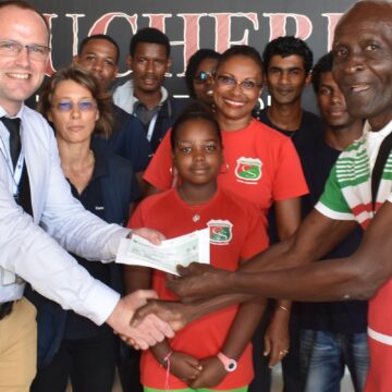 Cyril Guédon instaure les heures calmes au Carrefour contact de Saint-François Cyril Guédon instaure les heures calmes au Carrefour contact de Saint-François