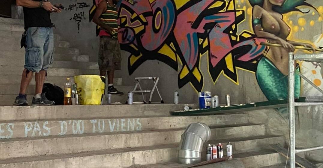 Tiny toon Christian Jean-Philippe et Athorn au centre des arts à Pointe-à-Pitre le 2 août 2021. Photo : Awtis ans rézidans Tiny toon Christian Jean-Philippe et Athorn au centre des arts à Pointe-à-Pitre le 2 août 2021. Photo : Awtis ans rézidans