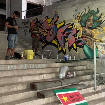 Tiny toon Christian Jean-Philippe et Athorn au centre des arts à Pointe-à-Pitre le 2 août 2021. Photo : Awtis ans rézidans Tiny toon Christian Jean-Philippe et Athorn au centre des arts à Pointe-à-Pitre le 2 août 2021. Photo : Awtis ans rézidans