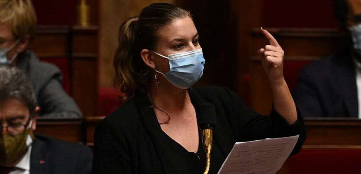 La députée La France insoumise Mathilde Panot pointe des responsabilités de Veolia, maison mère de Générale des eaux, dans la vétusté des réseaux d'eau en Guadeloupe. La députée La France insoumise Mathilde Panot pointe des responsabilités de Veolia, maison mère de Générale des eaux, dans la vétusté des réseaux d'eau en Guadeloupe.