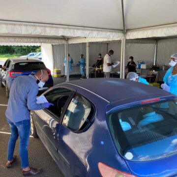 Image d’illustration. La campagne de dépistage gratuit du covid-19 en Guadeloupe s’effectue dans des lieux fixes comprenant les laboratoires, et itinérants sur l'ensemble du territoire. Ici le drive de dépistage des Abymes en septembre 2019. Image d’illustration. La campagne de dépistage gratuit du covid-19 en Guadeloupe s’effectue dans des lieux fixes comprenant les laboratoires, et itinérants sur l'ensemble du territoire. Ici le drive de dépistage des Abymes en septembre 2019.