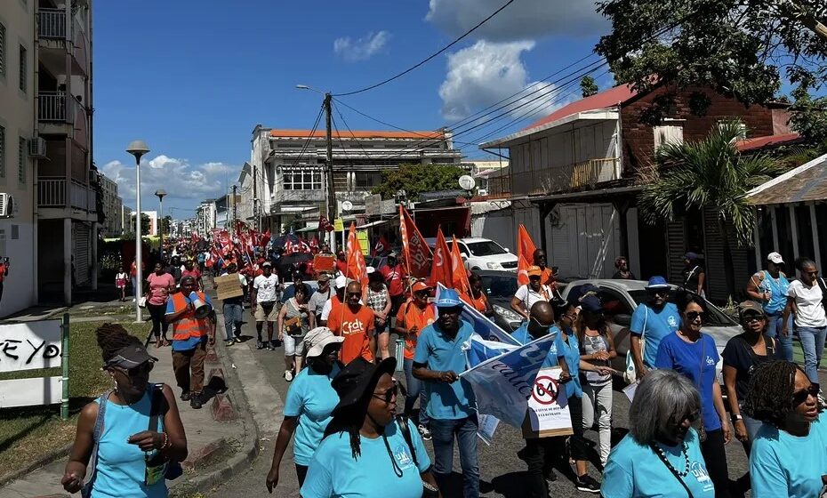 Mobilisation contre la réforme des retraites, dans les rues de Pointe-à-Pitre, 7 mars 2023. Photo : Alexandre Houda Guadeloupe 1ère Mobilisation contre la réforme des retraites, dans les rues de Pointe-à-Pitre, 7 mars 2023. Photo : Alexandre Houda Guadeloupe 1ère