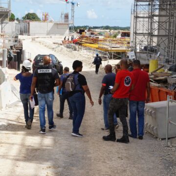 Image d’archives. Une opération Codaf (Comité opérationnel départemental anti-fraude) de contrôle contre le travail illégal lundi 9 mars 2020 sur le chantier de construction du nouveau CHU. Image d’archives. Une opération Codaf (Comité opérationnel départemental anti-fraude) de contrôle contre le travail illégal lundi 9 mars 2020 sur le chantier de construction du nouveau CHU.