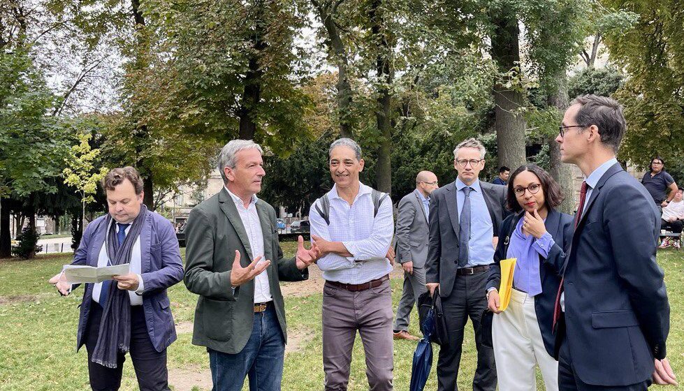 Le ministre délégué aux Outre-mer Philippe Vigier le 19 septembre aux jardins du Trocadéro, en présence de Serge Romana, Professeur de médecine et président de la fondation Esclavage et réconciliation, annonce que le site est pressenti pour accueillir le Mémorial national des victimes de l'esclavage. Le ministre délégué aux Outre-mer Philippe Vigier le 19 septembre aux jardins du Trocadéro, en présence de Serge Romana, Professeur de médecine et président de la fondation Esclavage et réconciliation, annonce que le site est pressenti pour accueillir le Mémorial national des victimes de l'esclavage.