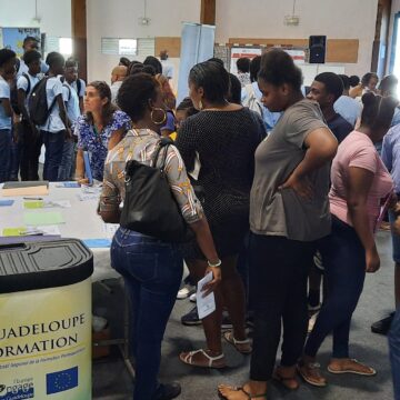 Stand-Guadeloupe-formation-au-forum-de-lorienttion-a-Bouillante-le-29-novembre-2023 Guadeloupe formation : 183 000€ de dettes à EDF, 700 000 aux fournisseurs, des salariés payés sans travailler, et la formation professionnelle à l’arrêt