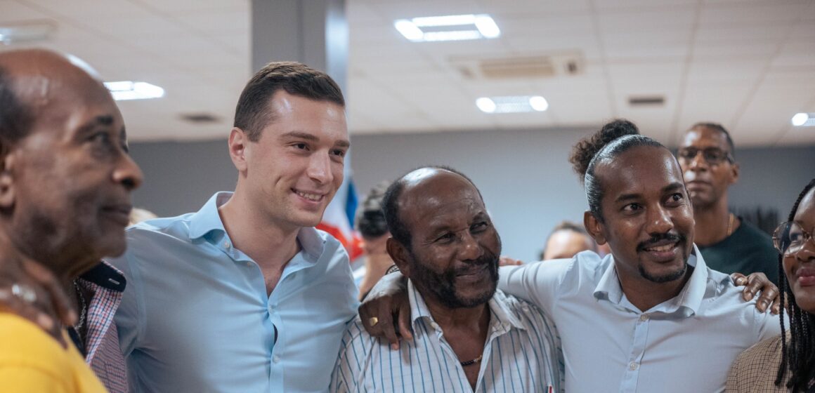 Déplacement de Jordan Bardella en Guadeloupe le 7 décembre 2023. A droite, Rody Tolassy délégué local du Rassemblement national. Photo : compte X JB Déplacement de Jordan Bardella en Guadeloupe le 7 décembre 2023. A droite, Rody Tolassy délégué local du Rassemblement national. Photo : compte X JB
