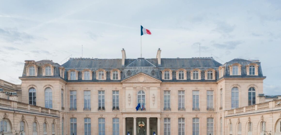 Vue extérieure cour Élysée Vue extérieure cour Élysée