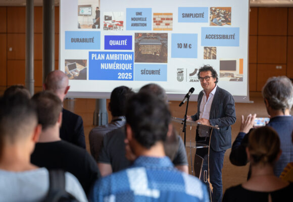 Eric Carpano, président de l’université Jean Moulin Lyon 3 présente le 8 juin 2023 le Plan ambition numérique 2025 de l’université d'un montant de 10 millions sur 3 ans pour « investir pour préparer l'avenir et relever les défis de la transformation digitale et écologique ». Photo : X Eric Carpano