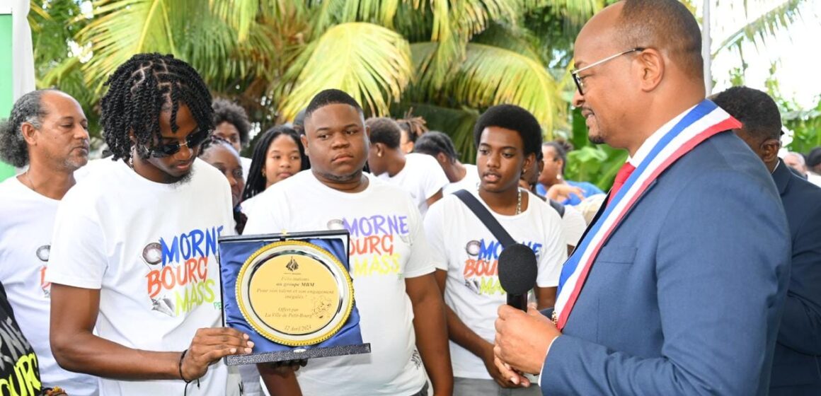 Ce 12 avril, la salle polyvalente de Saint-Jean située dans le bourg de Petit-Bourg est inaugurée. Photo : Petit-Bourg la ville qui bouge. Ce 12 avril, la salle polyvalente de Saint-Jean située dans le bourg de Petit-Bourg est inaugurée. Photo : Petit-Bourg la ville qui bouge.