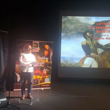 « Le serment des ancêtres », documentaire de 52 minutes signé Claude Ribbe a été projeté en avant-première le 3 mai au Mémorial acte. Photo: Région Guadeloupe « Le serment des ancêtres », documentaire de 52 minutes signé Claude Ribbe a été projeté en avant-première le 3 mai au Mémorial acte. Photo: Région Guadeloupe
