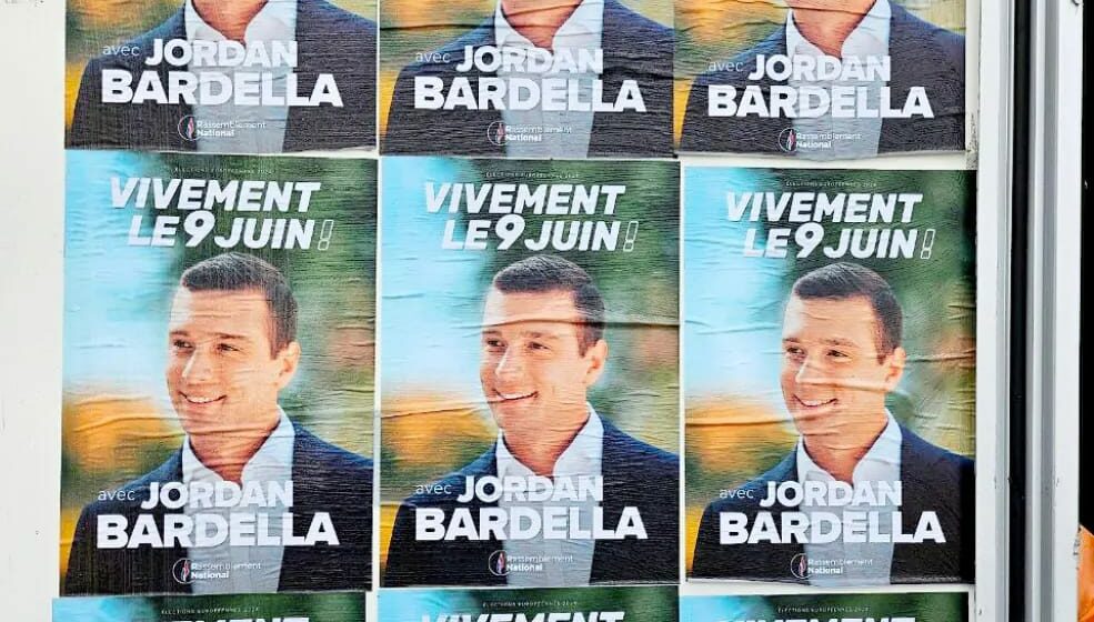 Affiche de campagne de la tête de liste du Rassemblement national, Jordan Bardella, aux élections européennes 2024 Affiche de campagne de la tête de liste du Rassemblement national, Jordan Bardella, aux élections européennes 2024