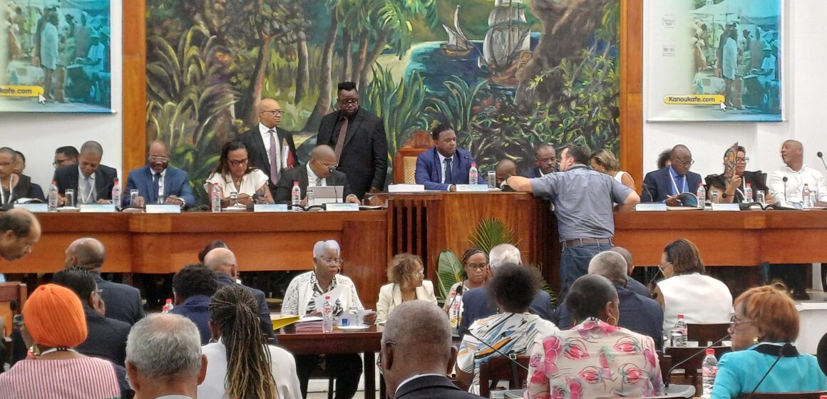 Le congrès des élus régionaux, départementaux, des parlementaires et des maires de Guadeloupe s’est tenu mercredi 12 juin au conseil départemental à Basse-Terre Le congrès des élus régionaux, départementaux, des parlementaires et des maires de Guadeloupe s’est tenu mercredi 12 juin au conseil départemental à Basse-Terre