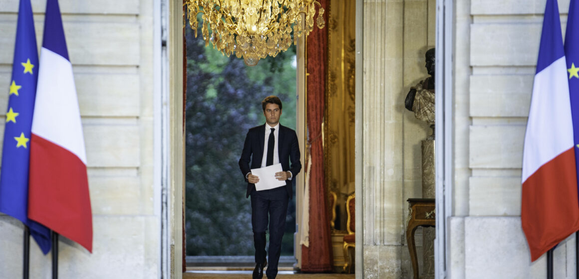 Paris, le 7 juillet. Le Premier Ministre, Gabriel Attal, annonce la démission de son gouvernement suite aux résultats des votes du deuxième tour des élections législatives au cours desquelles la majorité présidentielle est arrivée en deuxième position. Photo : Gabrielle Cezard / Sipa Paris, le 7 juillet. Le Premier Ministre, Gabriel Attal, annonce la démission de son gouvernement suite aux résultats des votes du deuxième tour des élections législatives au cours desquelles la majorité présidentielle est arrivée en deuxième position. Photo : Gabrielle Cezard / Sipa