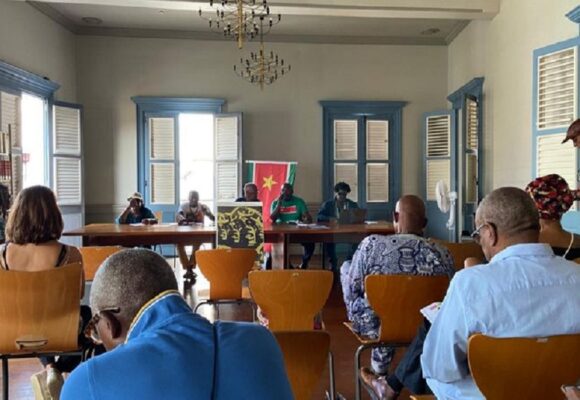 Mercredi 30 avril, conférence de presse des organisations indépendantistes et anticolonialistes de Guadeloupe qui demandent des réparations « matérielles et financières » aux descendants des propriétaires d'esclaves. Photo : DR