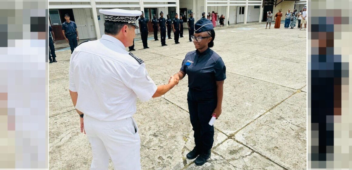 Une recrue de la 153e promotion de policiers adjoints lors de la cérémonie de fin de formation aux Abymes le 21 août. Photo : Police nationale de la Guadeloupe