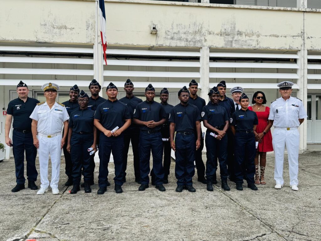 Les 11 recrues de la 153e promotion de policiers adjoints lors de leur cérémonie de fin de formation aux Abymes le 21 août. Photo : Police nationale de la Guadeloupe