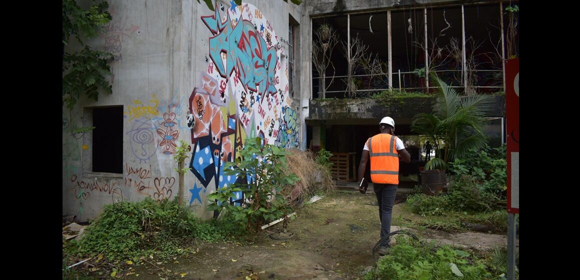 Au Centre des arts de Pointe-à-Pitre, après des années d'abandon, les travaux entrent ce 17 octobre 2025 dans une phase active de reconstruction pour redonner vie à ce lieu culturel emblématique. Photo : Communauté d'Agglomération Cap Excellence Au Centre des arts de Pointe-à-Pitre, après des années d'abandon, les travaux entrent ce 17 octobre 2025 dans une phase active de reconstruction pour redonner vie à ce lieu culturel emblématique. Photo : Communauté d'Agglomération Cap Excellence