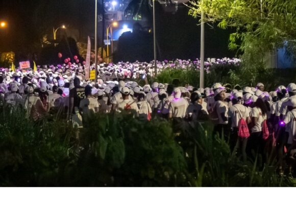 Une marée rose de plus de 10 000 personnes marche unie contre le cancer du sein samedi 4 octobre 2025 à Jarry à l’occasion de la 4e édition des Foulées du ruban rose. Photo : lesfouleesdurubanrose