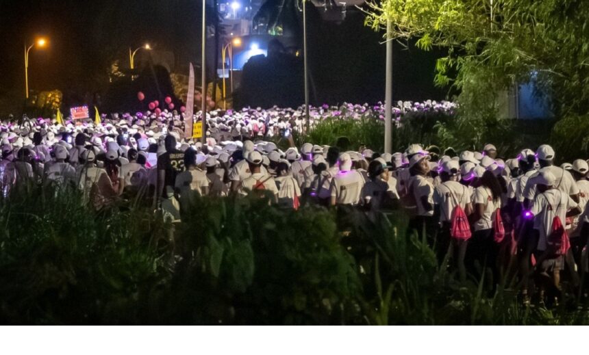 Une marée rose de plus de 10 000 personnes marche unie contre le cancer du sein samedi 4 octobre 2025 à Jarry à l’occasion de la 4e édition des Foulées du ruban rose. Photo : lesfouleesdurubanrose