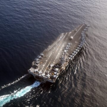 Le plus grand porte-avions américain, l'USS Gerald R. Ford, ici photographié le 24 septembre 2025 à l'exercice "Neptune Strike 25" avec des destroyers en mer du Nord au large du Danemark. Photo : Federico Gambarini/dpa Photo: Federico Gambarini/dpa Le plus grand porte-avions américain, l'USS Gerald R. Ford, ici photographié le 24 septembre 2025 à l'exercice "Neptune Strike 25" avec des destroyers en mer du Nord au large du Danemark. Photo : Federico Gambarini/dpa Photo: Federico Gambarini/dpa