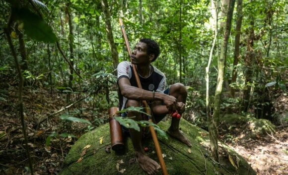 En voie de sédentarisation, les Maniqs (habitants ancestraux de Thaïlande) réclament que leur droit de propriété soit reconnu sur les territoires qu'ils occupent depuis des générations mais qui sont à présent régis par les lois de protection de la nature. Photo: AFP