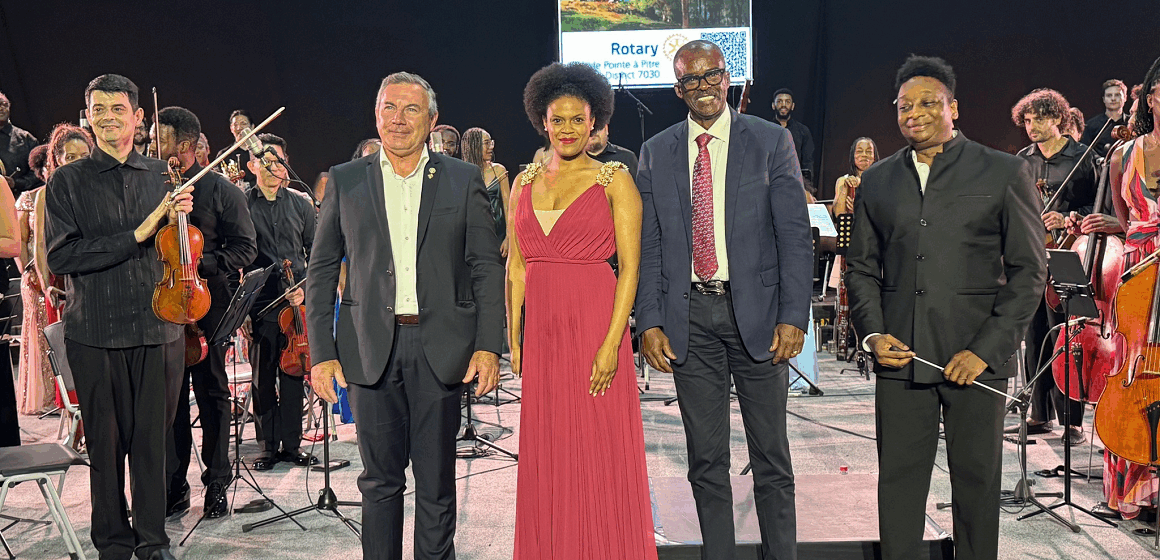A droite, le directeur du festival Saint-Georges, Marlon Daniel, au centre la mezzo soprano Axelle Saint-Cirel figure montante du chant lyrique d’origine guadeloupéenne. A droite, le directeur du festival Saint-Georges, Marlon Daniel, au centre la mezzo soprano Axelle Saint-Cirel figure montante du chant lyrique d’origine guadeloupéenne.